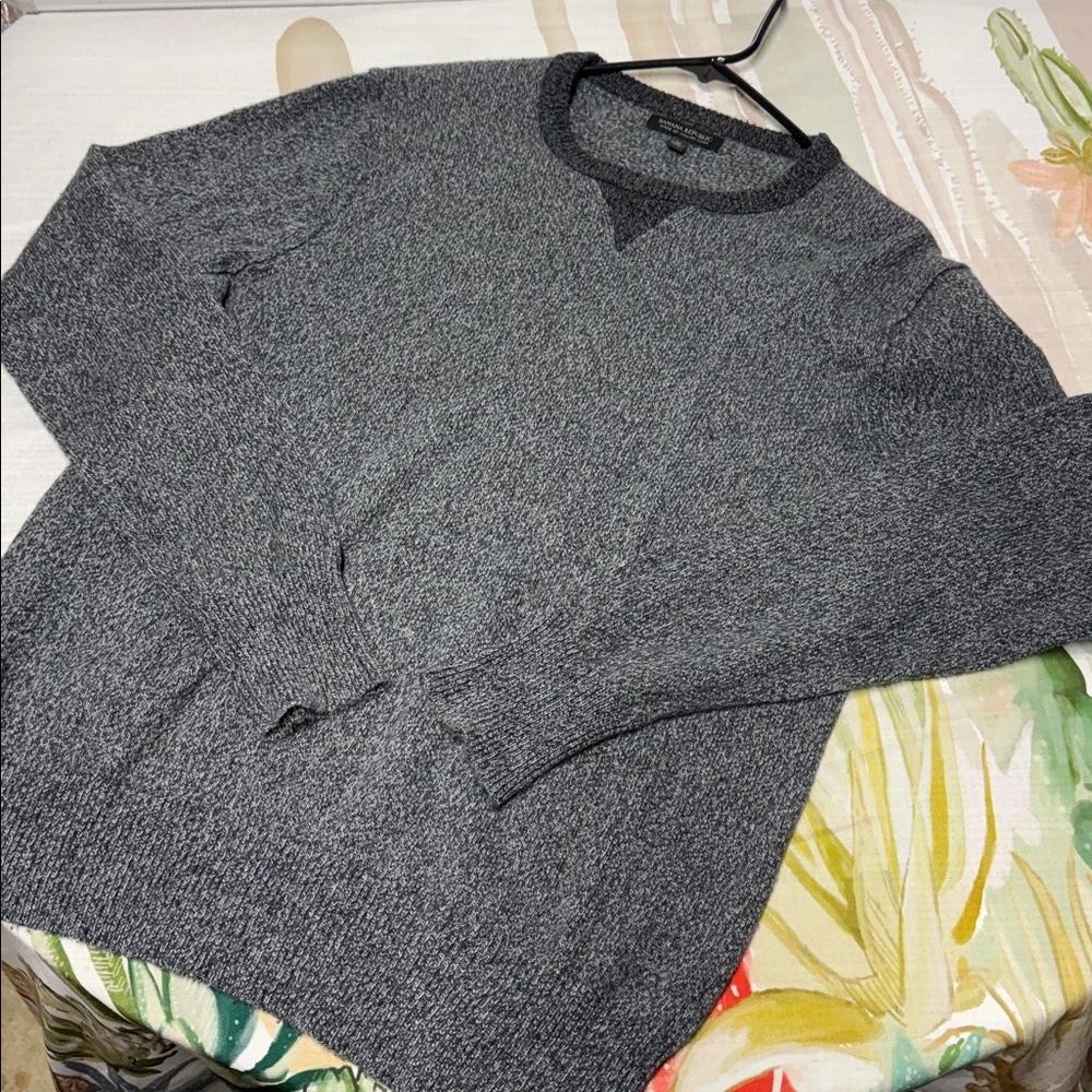 Banana Republic Men's Charcoal gray wool blend Crewneck Sweater medium